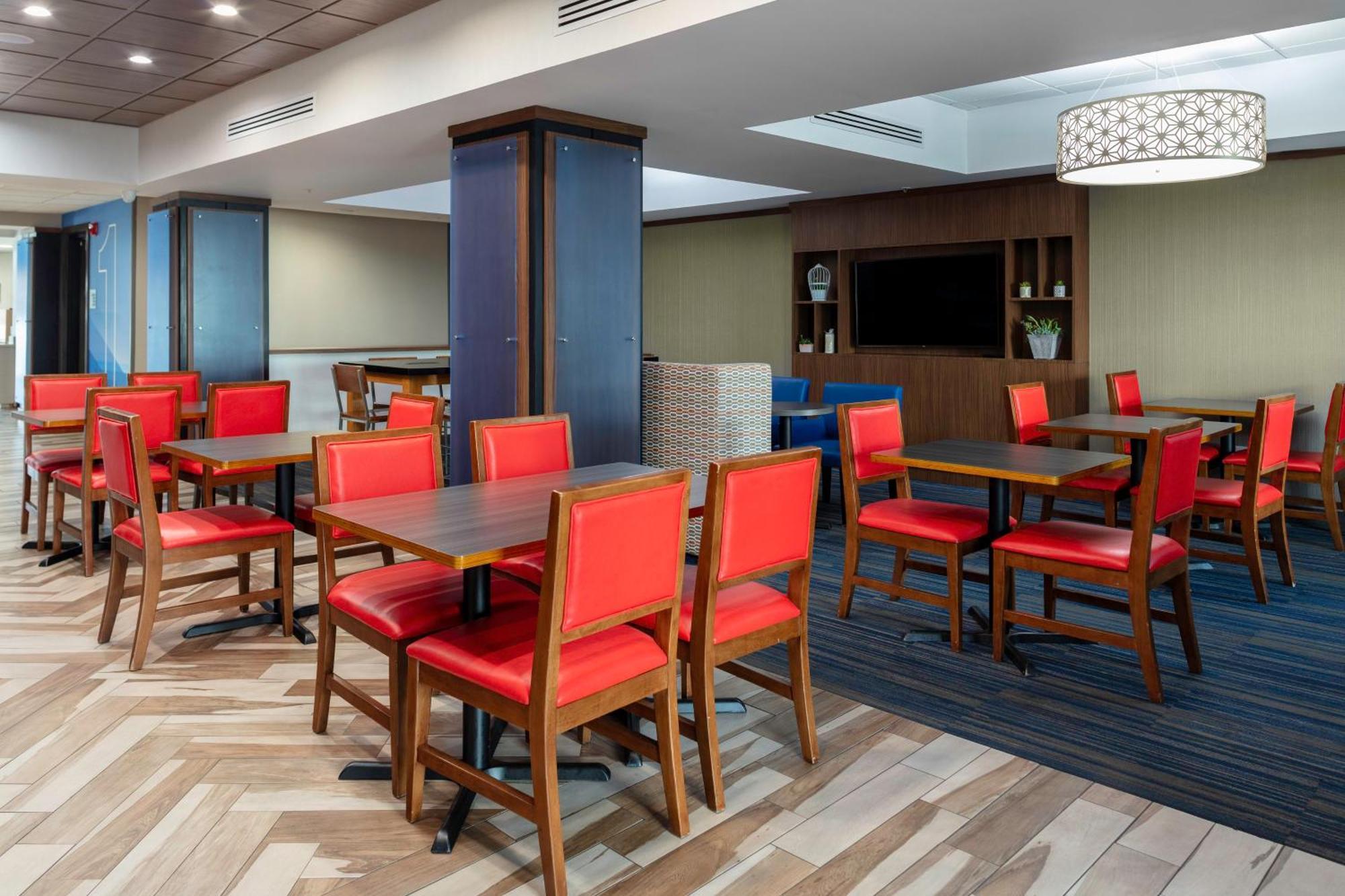Holiday Inn Express & Suites Roanoke Rapids By Ihg Zewnętrze zdjęcie