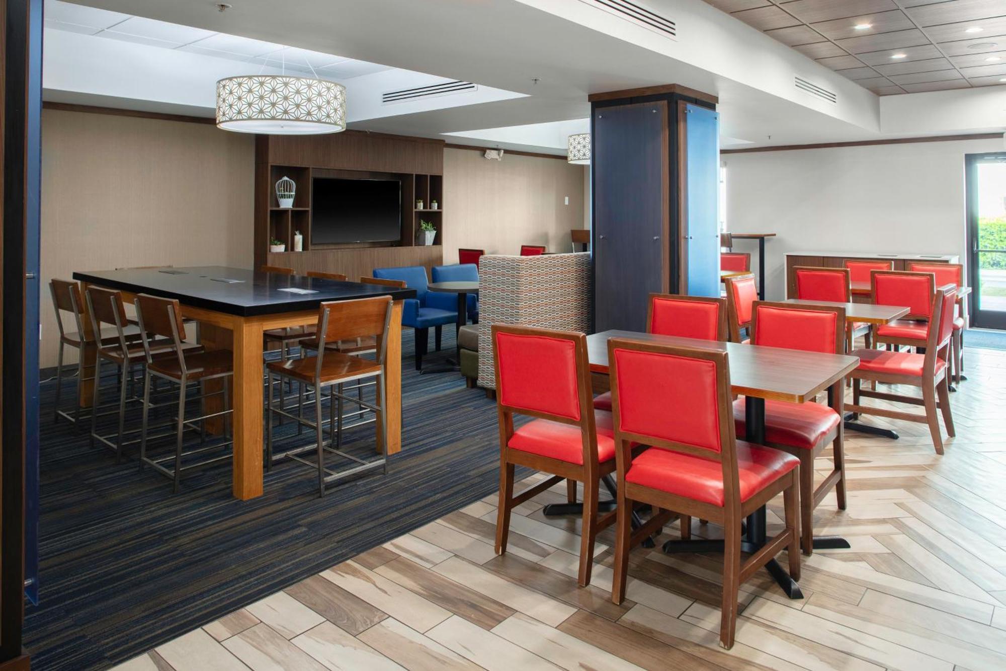 Holiday Inn Express & Suites Roanoke Rapids By Ihg Zewnętrze zdjęcie