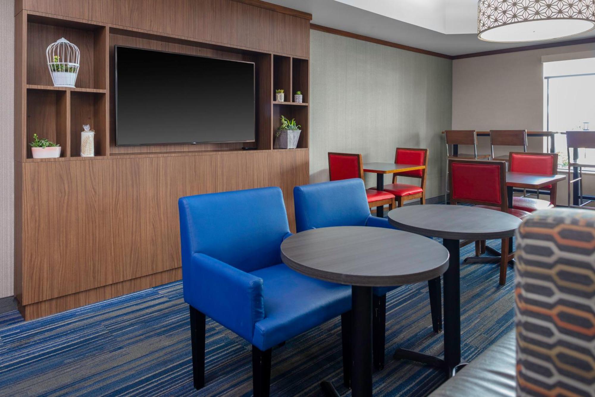 Holiday Inn Express & Suites Roanoke Rapids By Ihg Zewnętrze zdjęcie
