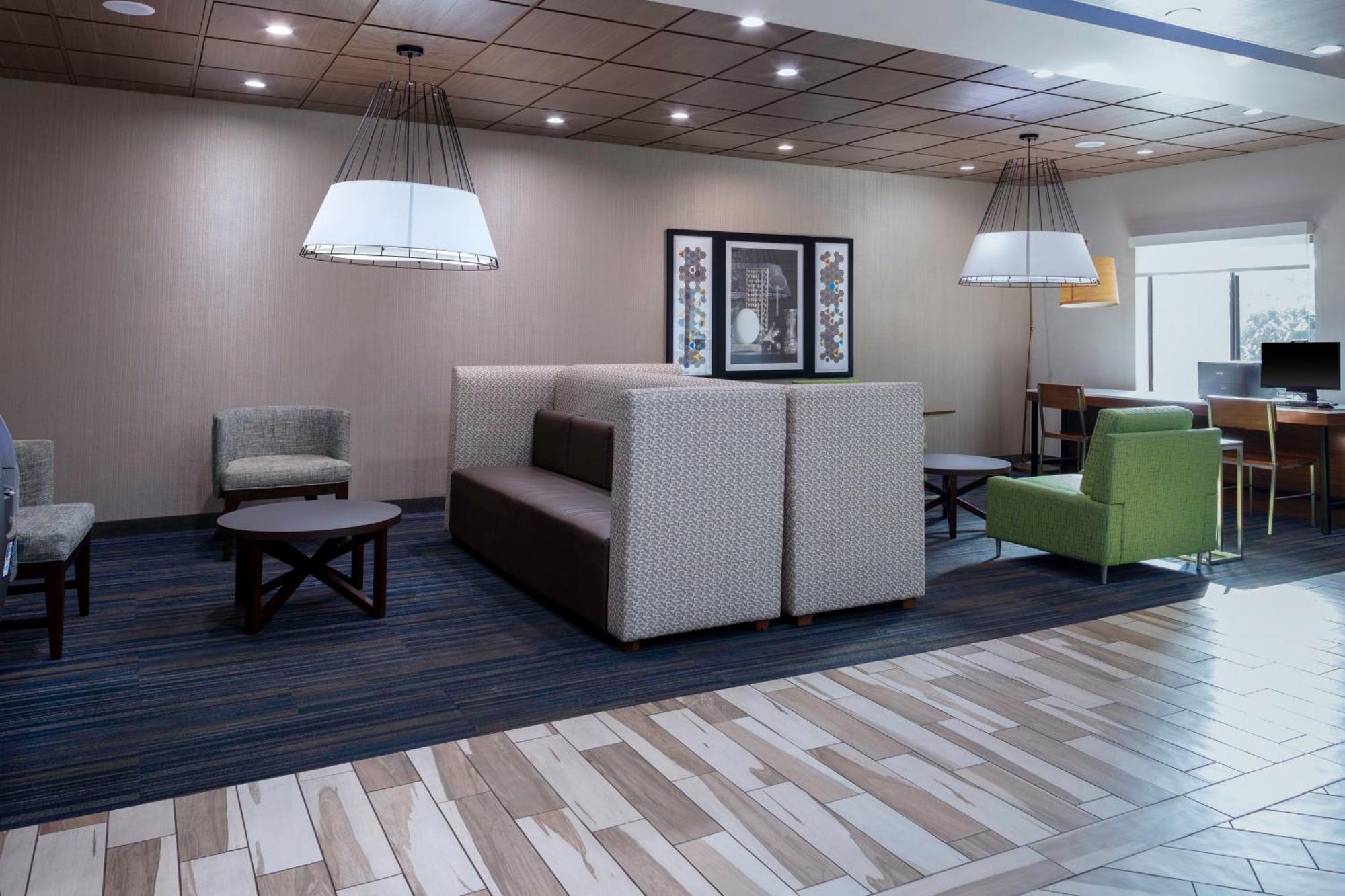 Holiday Inn Express & Suites Roanoke Rapids By Ihg Zewnętrze zdjęcie