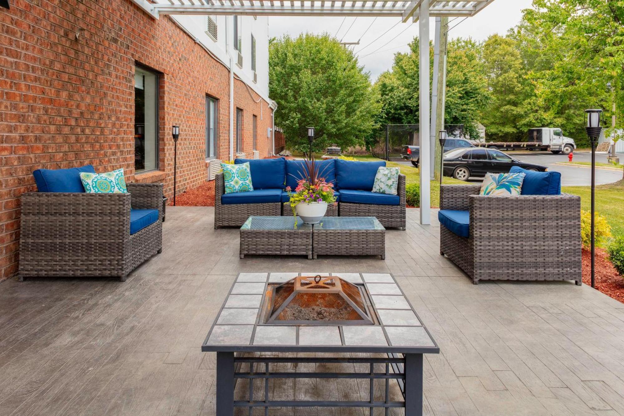 Holiday Inn Express & Suites Roanoke Rapids By Ihg Zewnętrze zdjęcie
