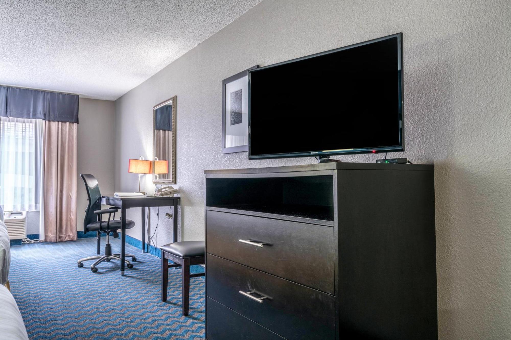 Holiday Inn Express & Suites Roanoke Rapids By Ihg Zewnętrze zdjęcie