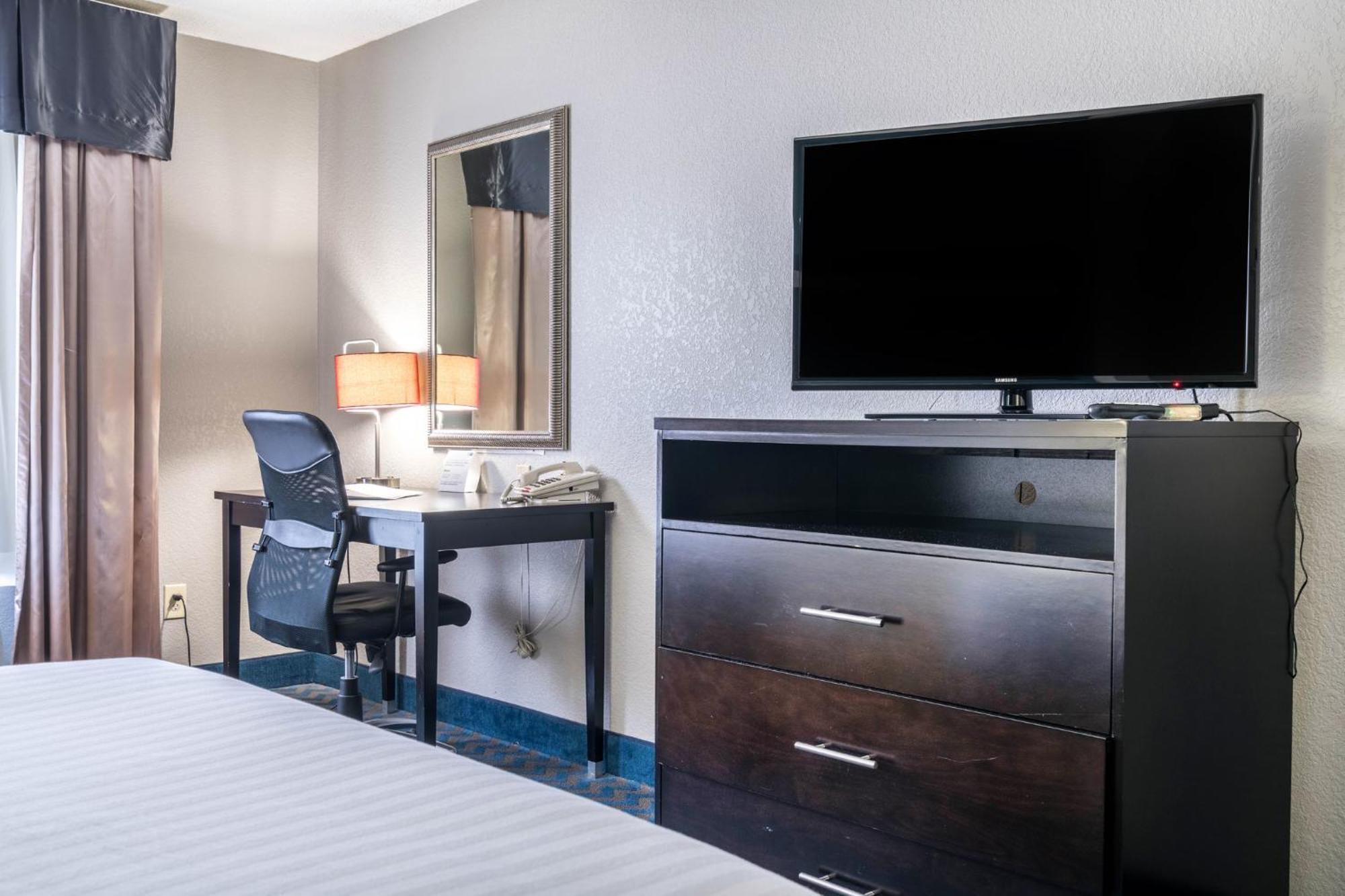 Holiday Inn Express & Suites Roanoke Rapids By Ihg Zewnętrze zdjęcie