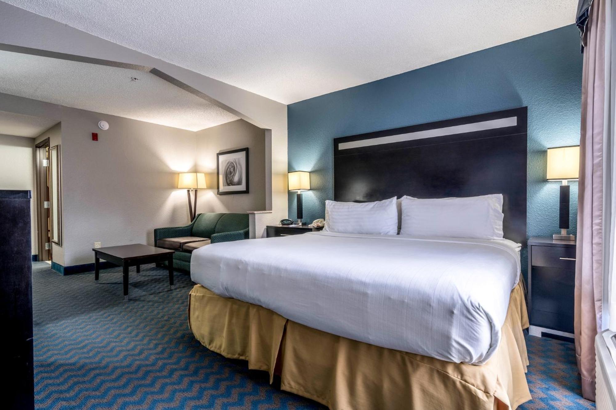 Holiday Inn Express & Suites Roanoke Rapids By Ihg Zewnętrze zdjęcie