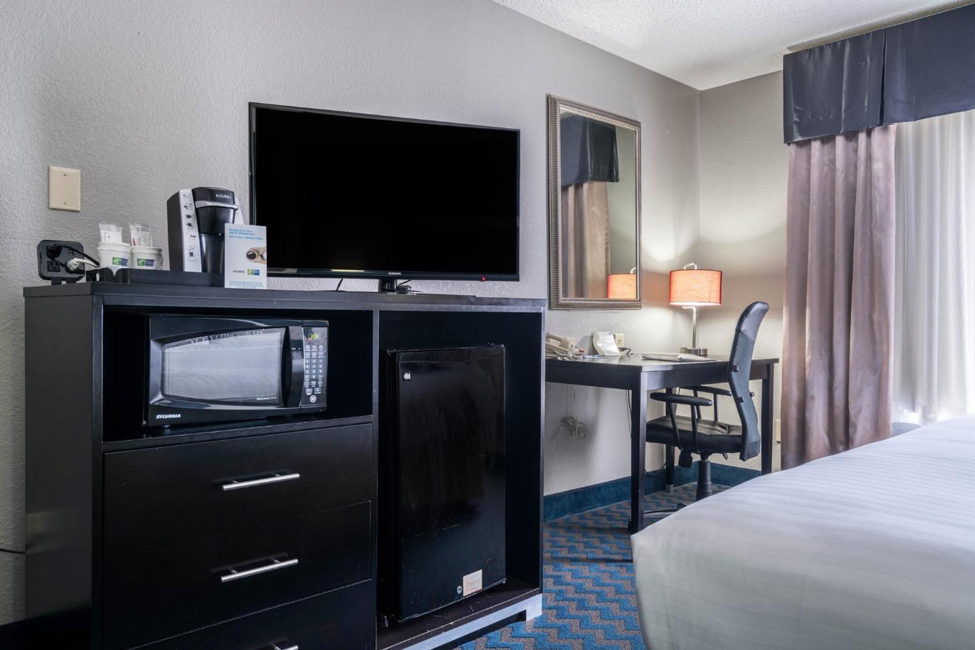 Holiday Inn Express & Suites Roanoke Rapids By Ihg Zewnętrze zdjęcie