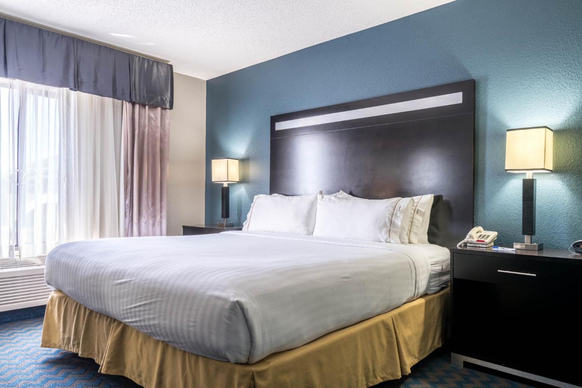Holiday Inn Express & Suites Roanoke Rapids By Ihg Zewnętrze zdjęcie